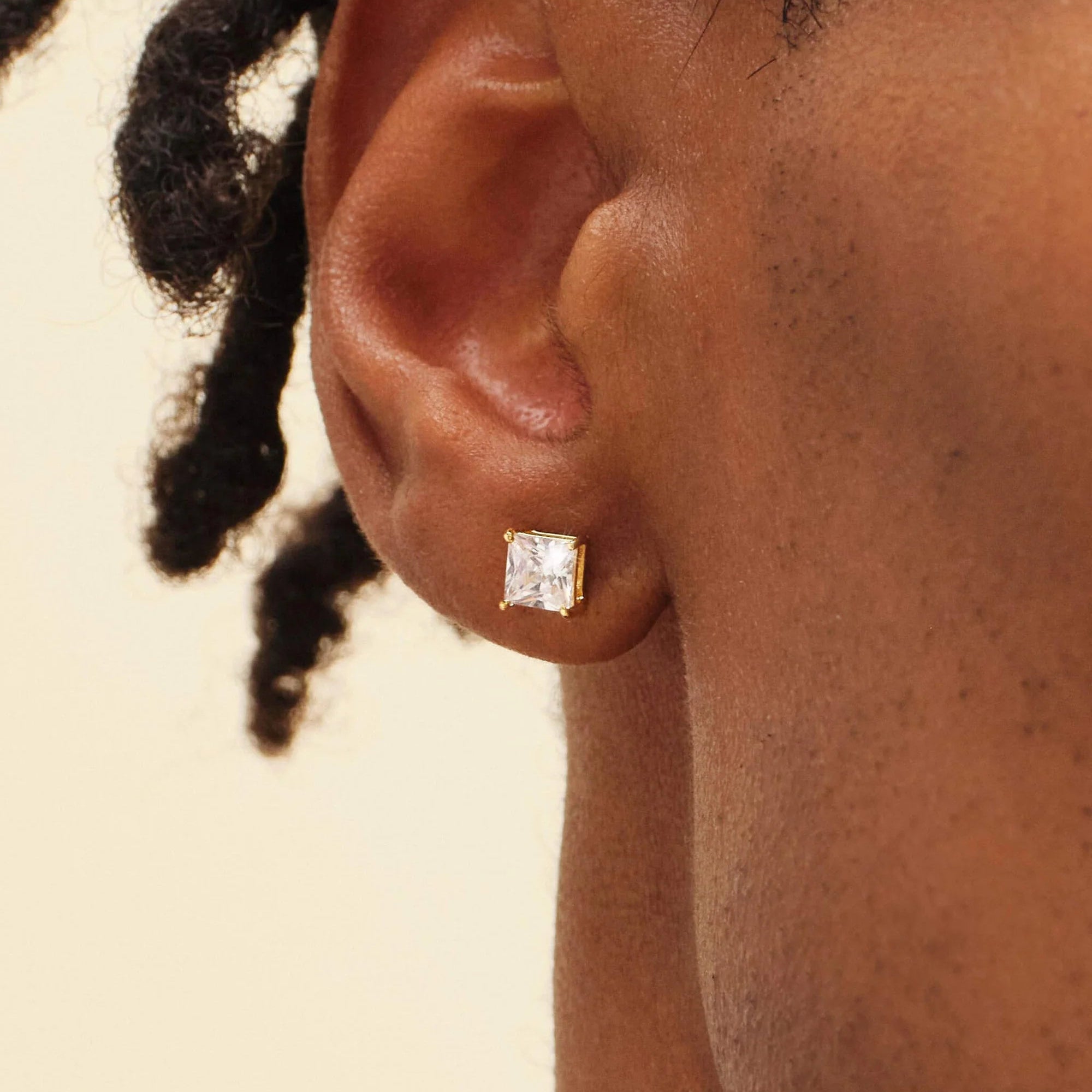 Cubic Stud 4pin - Gold