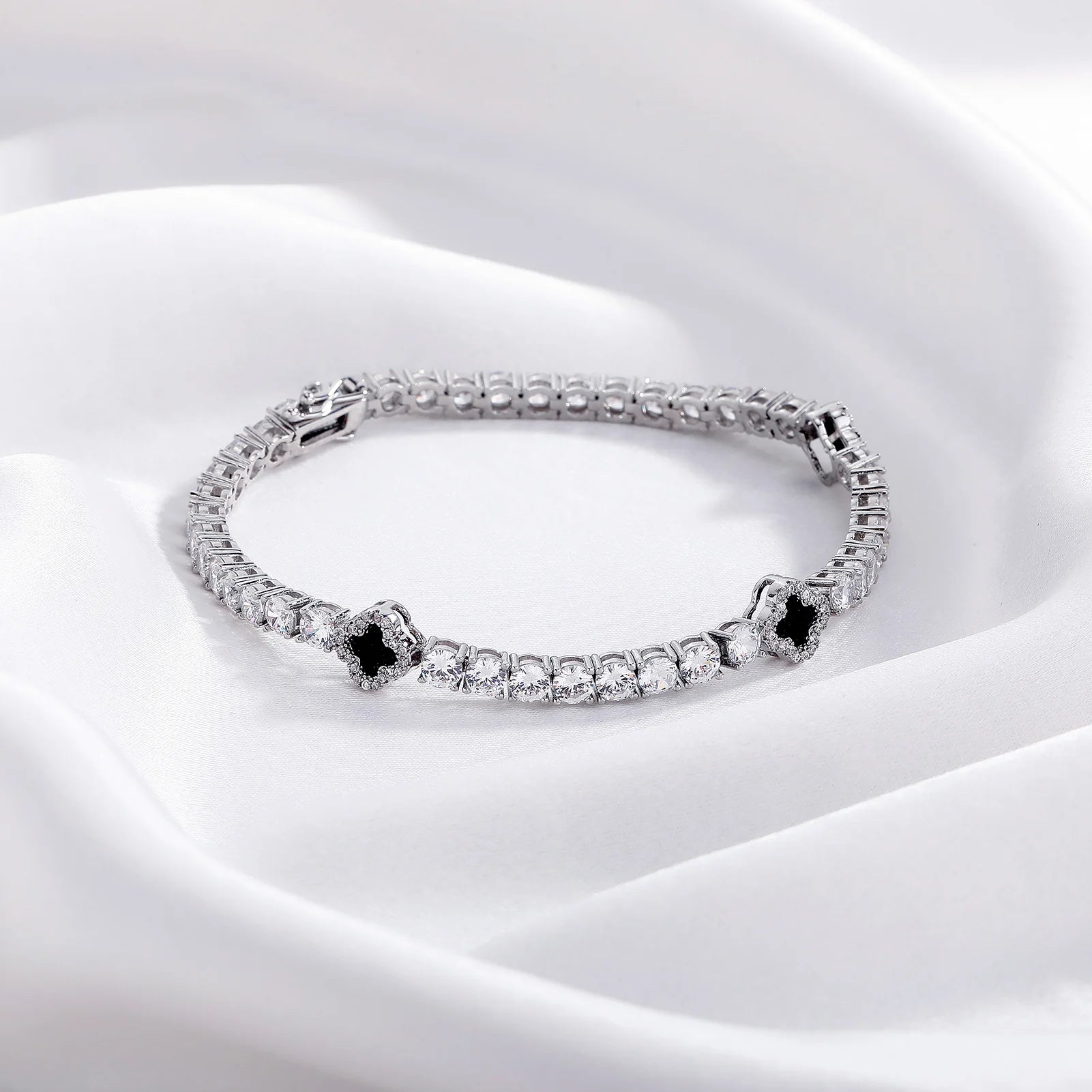 Iced Clover Bracelet 4mm - Silver